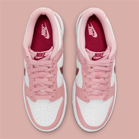 nike light pink dunks